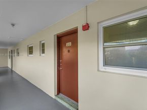 3090 NW 46th Ave 212C, Lauderdale Lakes FL 33313
