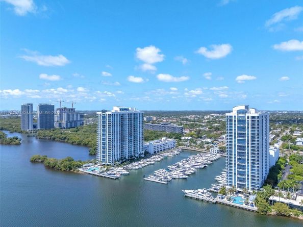 17301 Biscayne Blvd 1108, Aventura FL 33160