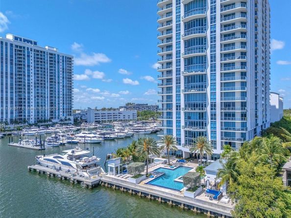 17301 Biscayne Blvd 1108, Aventura FL 33160