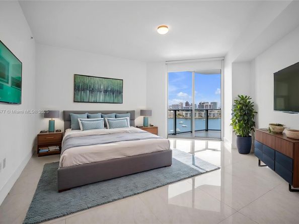17301 Biscayne Blvd 1108, Aventura FL 33160