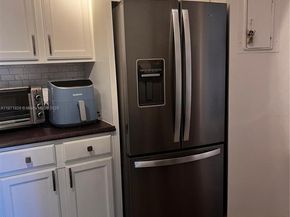 400 Leslie Dr 811, Hallandale Beach FL 33009