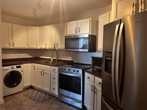 400 Leslie Dr 811, Hallandale Beach FL 33009