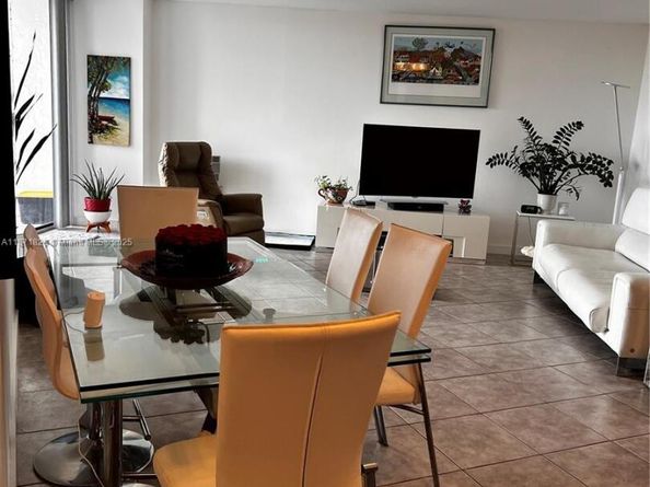 400 Leslie Dr 811, Hallandale Beach FL 33009
