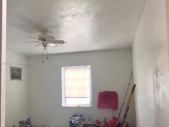 671 E 17th St, Hialeah FL 33010