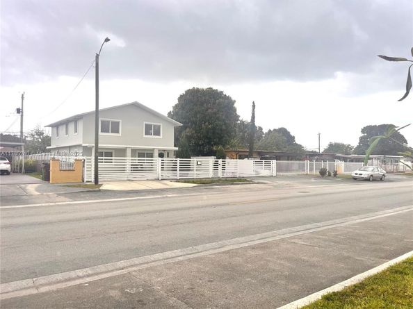 671 E 17th St, Hialeah FL 33010