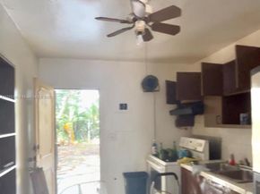671 E 17th St, Hialeah FL 33010