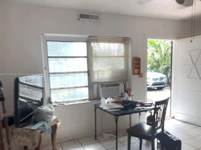 671 E 17th St, Hialeah FL 33010