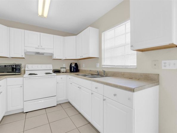 8761 SW 21st St, Miramar FL 33025