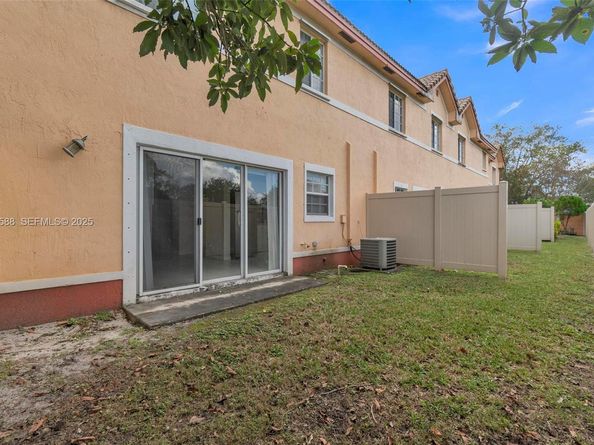 8761 SW 21st St, Miramar FL 33025