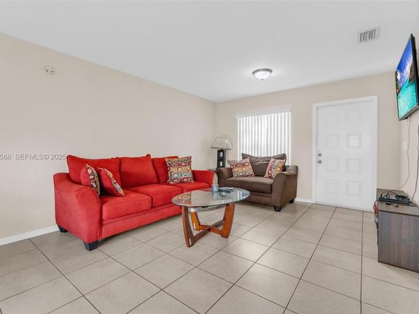 8761 SW 21st St, Miramar FL 33025