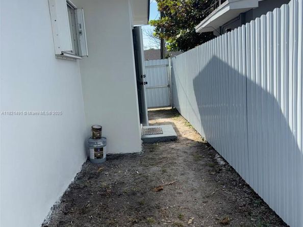 1847 NW 63rd St, Miami FL 33147