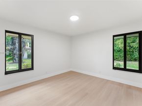 2 Dunbar Rd, Palm Beach Gardens FL 33418