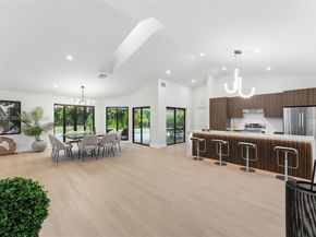 2 Dunbar Rd, Palm Beach Gardens FL 33418