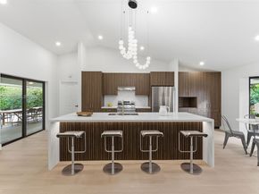 2 Dunbar Rd, Palm Beach Gardens FL 33418