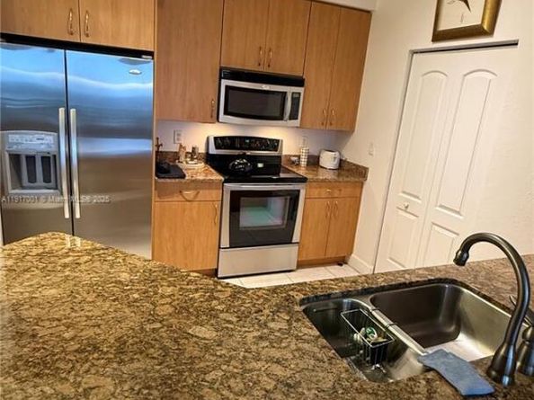 1830 Radius Dr 1106, Hollywood FL 33020