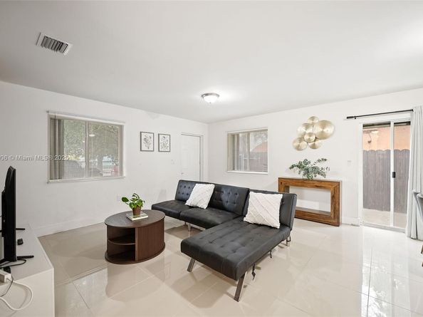 6723 NW 6th Ave, Miami FL 33150