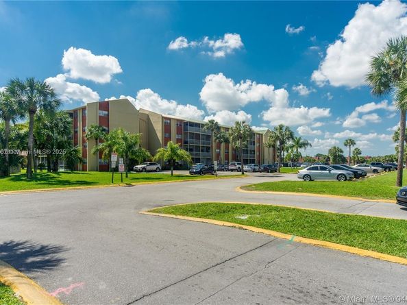 3710 NW 21st St 411, Lauderdale Lakes FL 33311