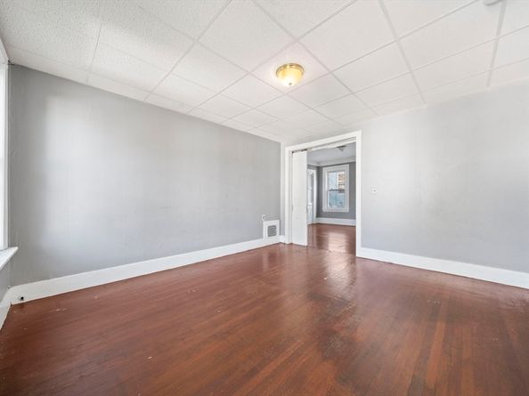 62 May St, Worcester MA 01610