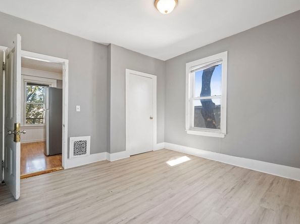 62 May St, Worcester MA 01610