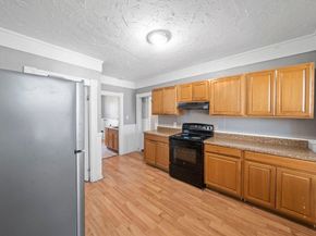 62 May St, Worcester MA 01610