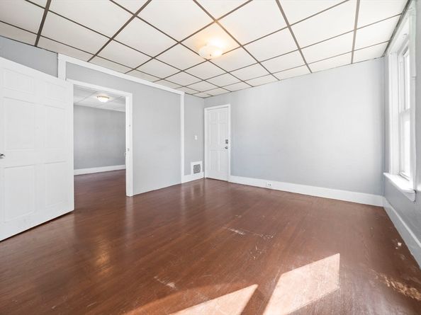 62 May St, Worcester MA 01610