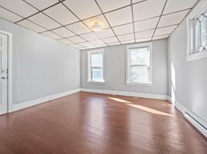 62 May St, Worcester MA 01610