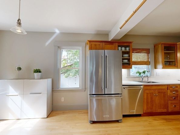 20 Clyde St, Fitchburg MA 01420