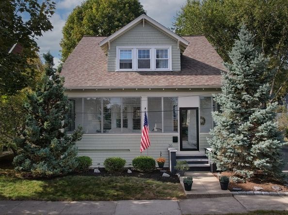 20 Clyde St, Fitchburg MA 01420