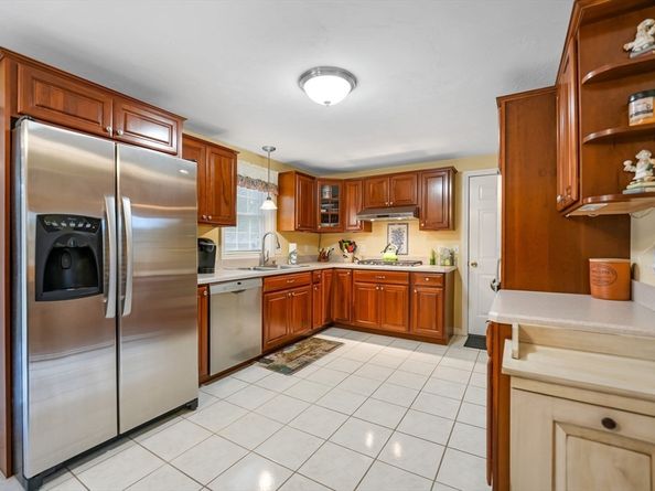 8 Bachant Way, Wareham MA 02571