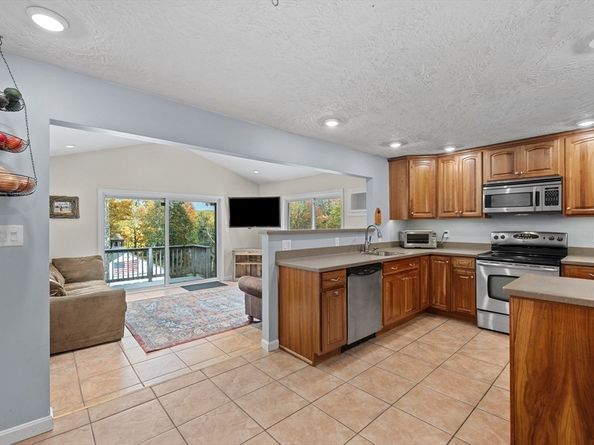 31 Lyford Rd, Spencer MA 01562