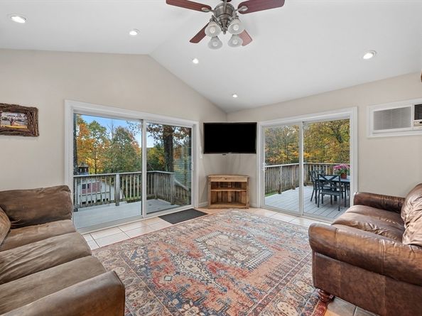 31 Lyford Rd, Spencer MA 01562