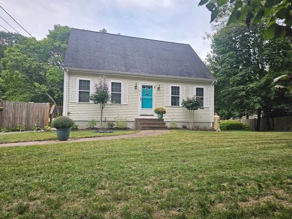 210 Tremont St, Carver MA 02330