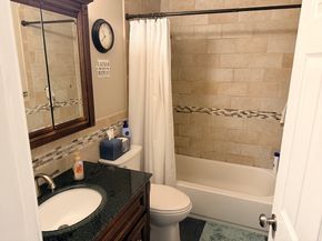 26 Colonial Rd, Peabody MA 01960