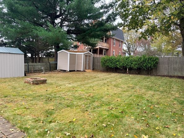 26 Colonial Rd, Peabody MA 01960