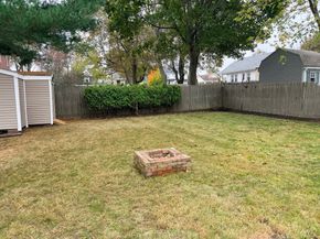 26 Colonial Rd, Peabody MA 01960