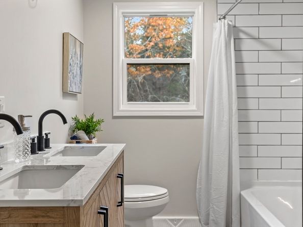 32 Gratto Rd, Marshfield MA 02050