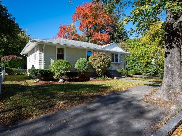 4 Harold St, Worcester MA 01604