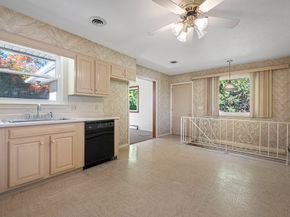 4 Harold St, Worcester MA 01604