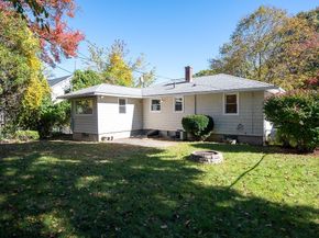 4 Harold St, Worcester MA 01604
