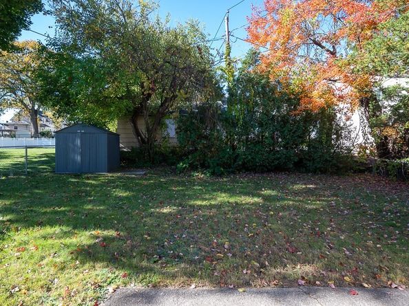 4 Harold St, Worcester MA 01604