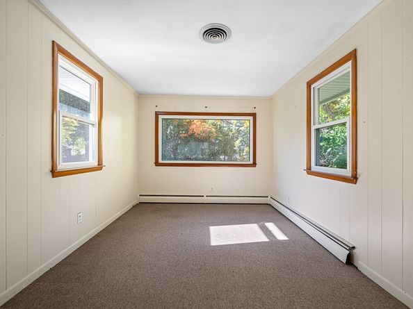 4 Harold St, Worcester MA 01604