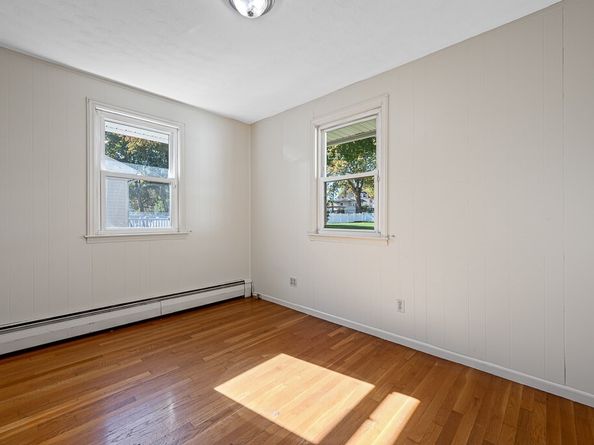 4 Harold St, Worcester MA 01604