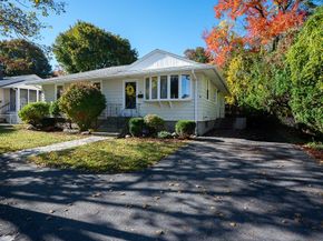 4 Harold St, Worcester MA 01604