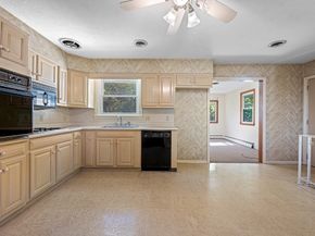 4 Harold St, Worcester MA 01604