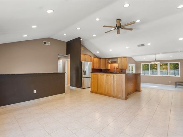 14 Raylen Ave, Peabody MA 01960
