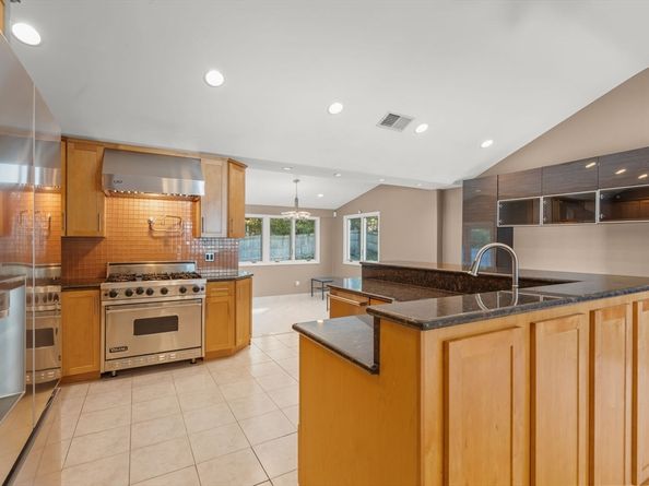 14 Raylen Ave, Peabody MA 01960
