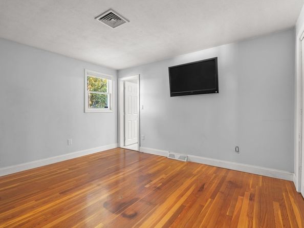 14 Raylen Ave, Peabody MA 01960