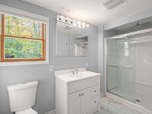14 Raylen Ave, Peabody MA 01960