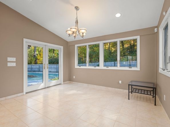14 Raylen Ave, Peabody MA 01960