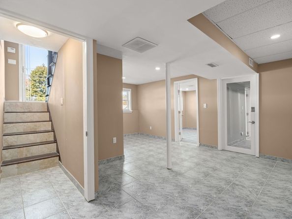 14 Raylen Ave, Peabody MA 01960